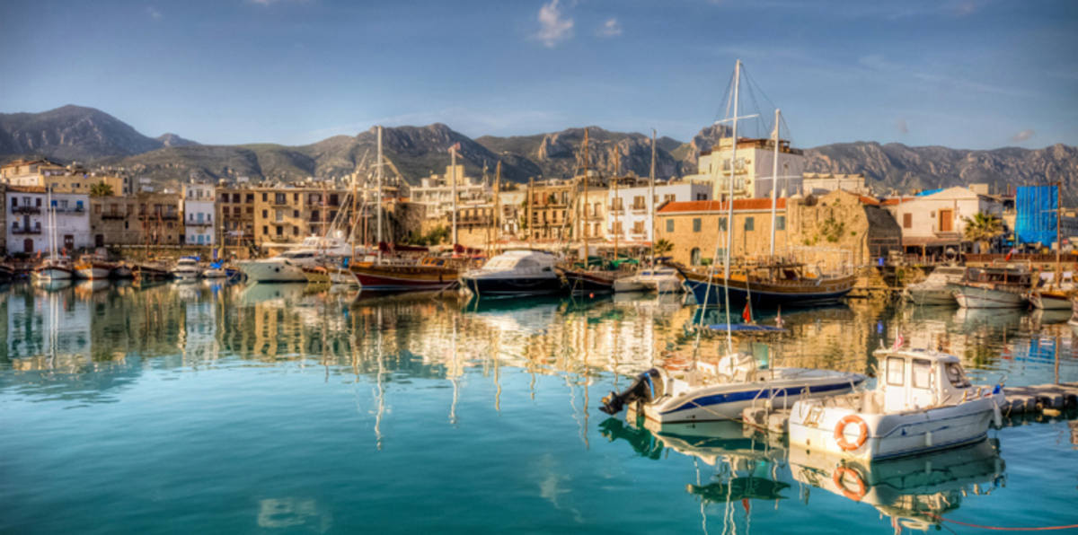 شطرا قبرص يتجاوزان عقبات تاريخية نحو "شاطئ السلام"