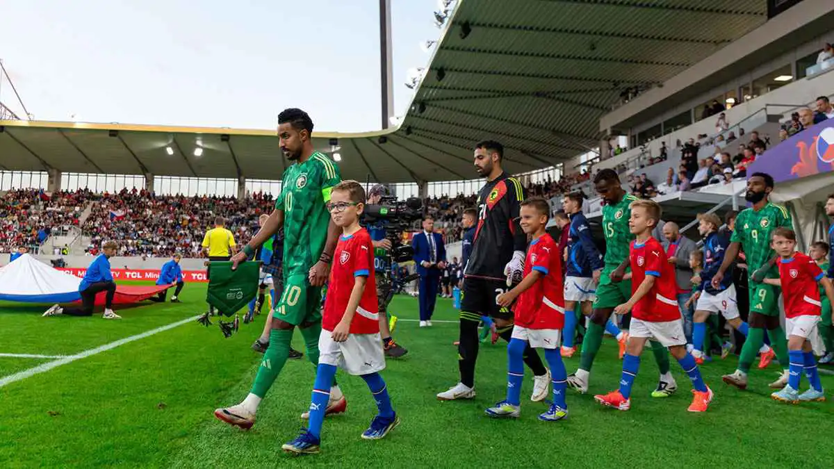 الموعد والقنوات الناقلة وتشكيل المنتخب السعودي ضد إندونيسيا