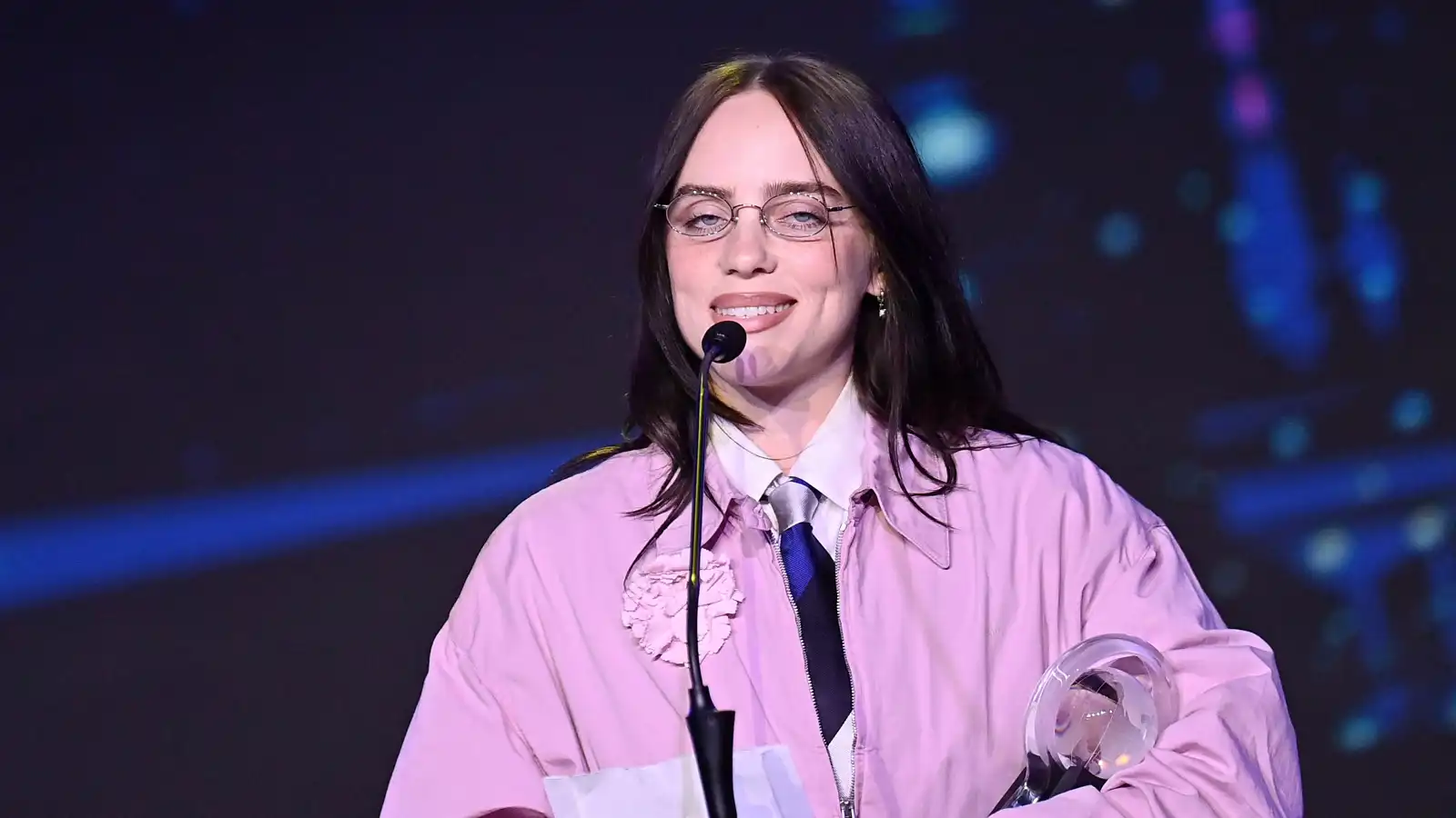 بيلي إيليش معجبة بنانسي عجرم.. وماذا قالت عن الموسيقى العربية؟