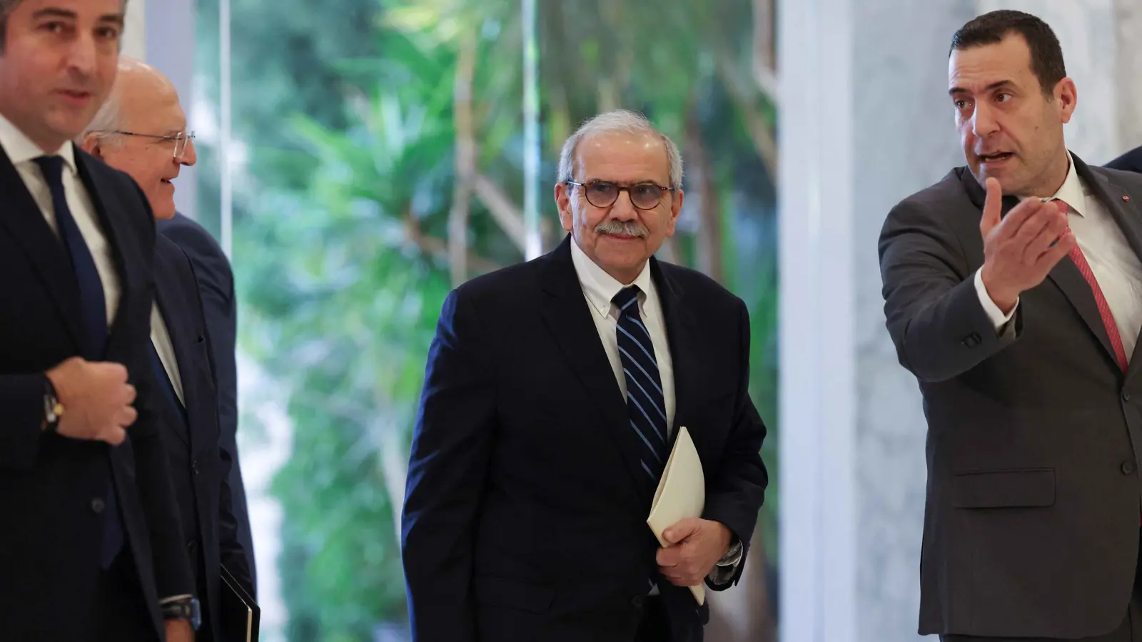 عراقيل وعُقد متزايدة.. أي خيارات أمام سلام لتشكيل الحكومة اللبنانية؟