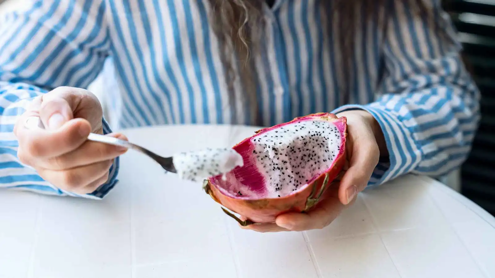 4 أطعمة طبيعية تساعد على تخفيف الإمساك