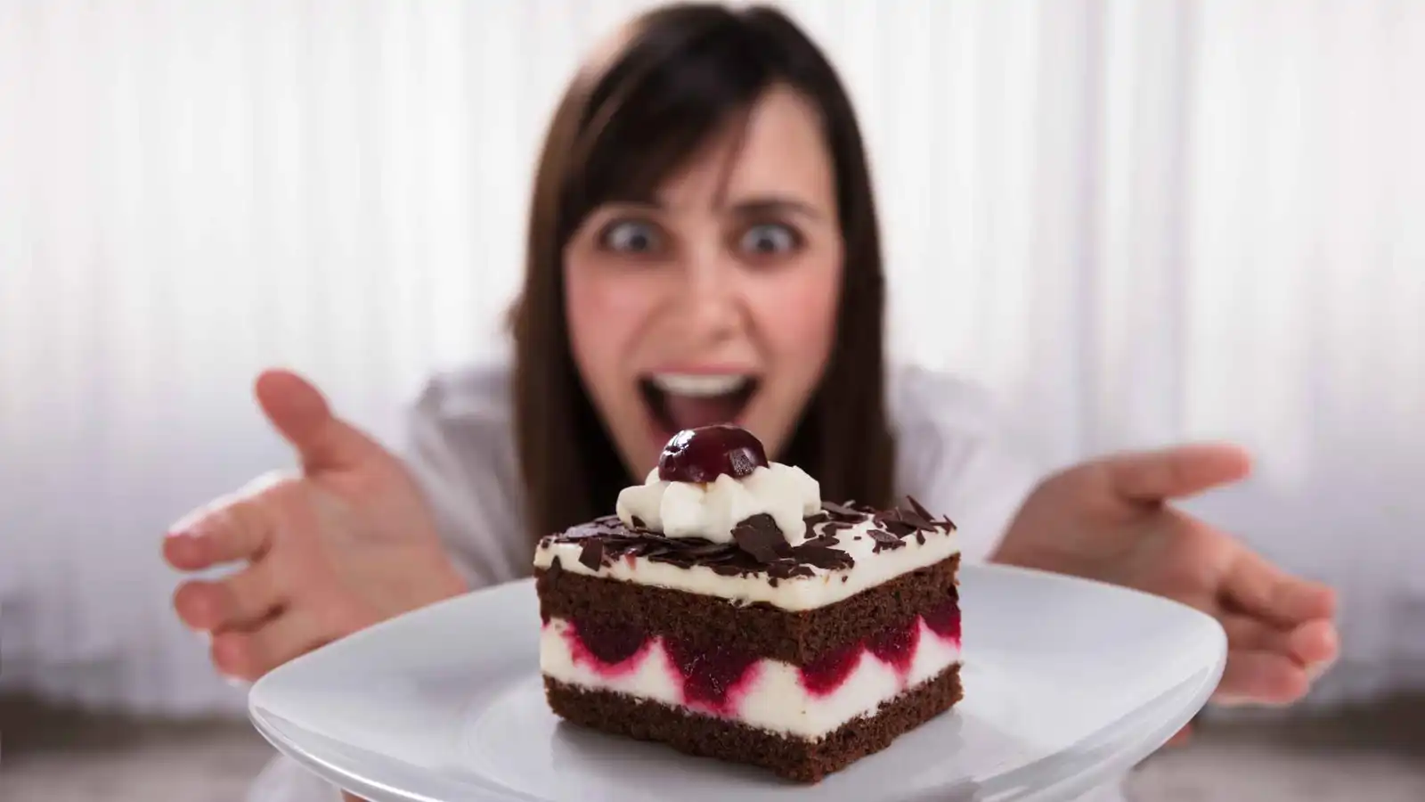 لتجنب ارتفاع سكر الدم.. هذا أفضل وقت لتناول الحلويات