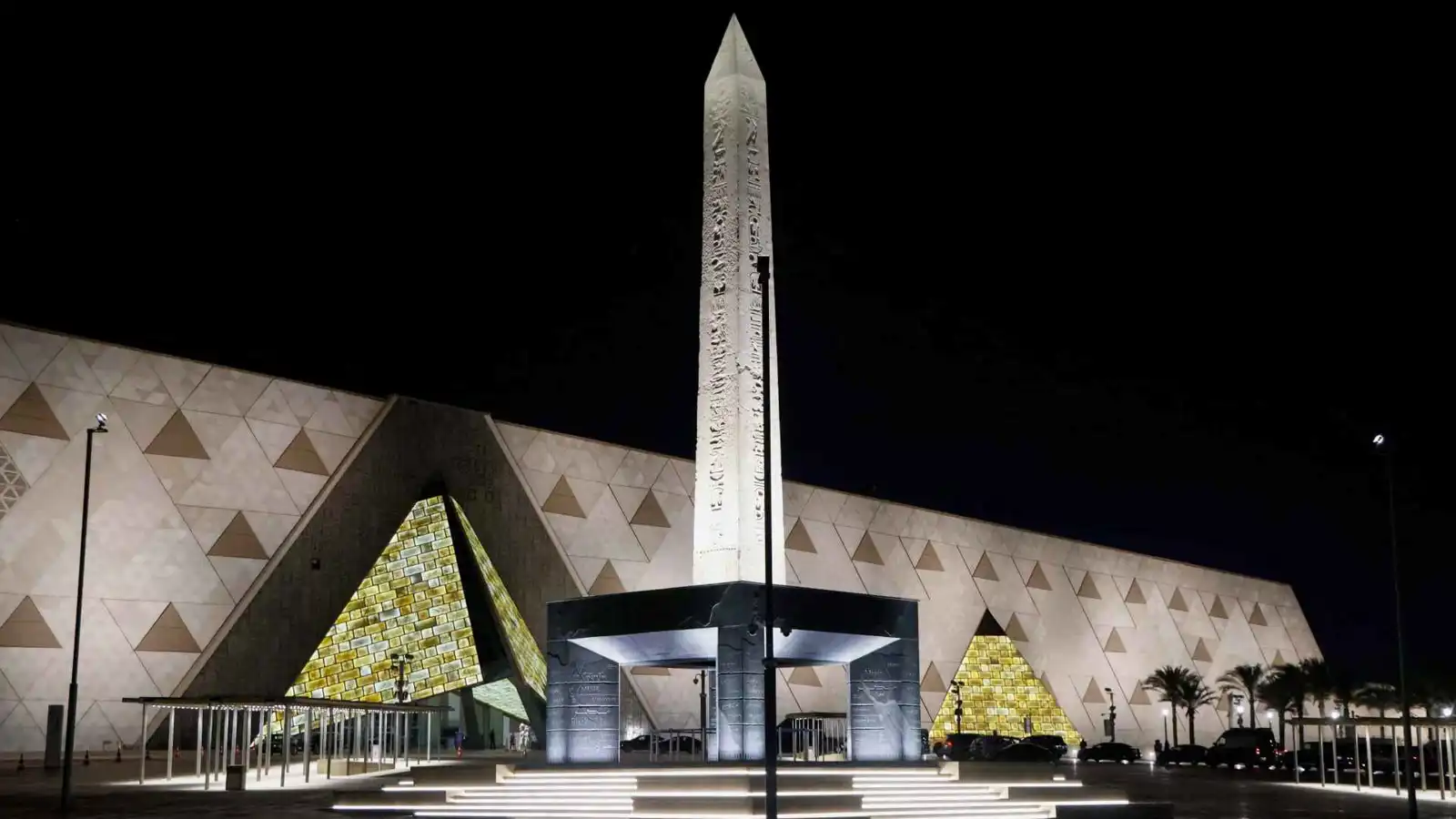 "مأوى للذئاب".. مفاجآت الأرض التي بُني عليها المتحف المصري الكبير