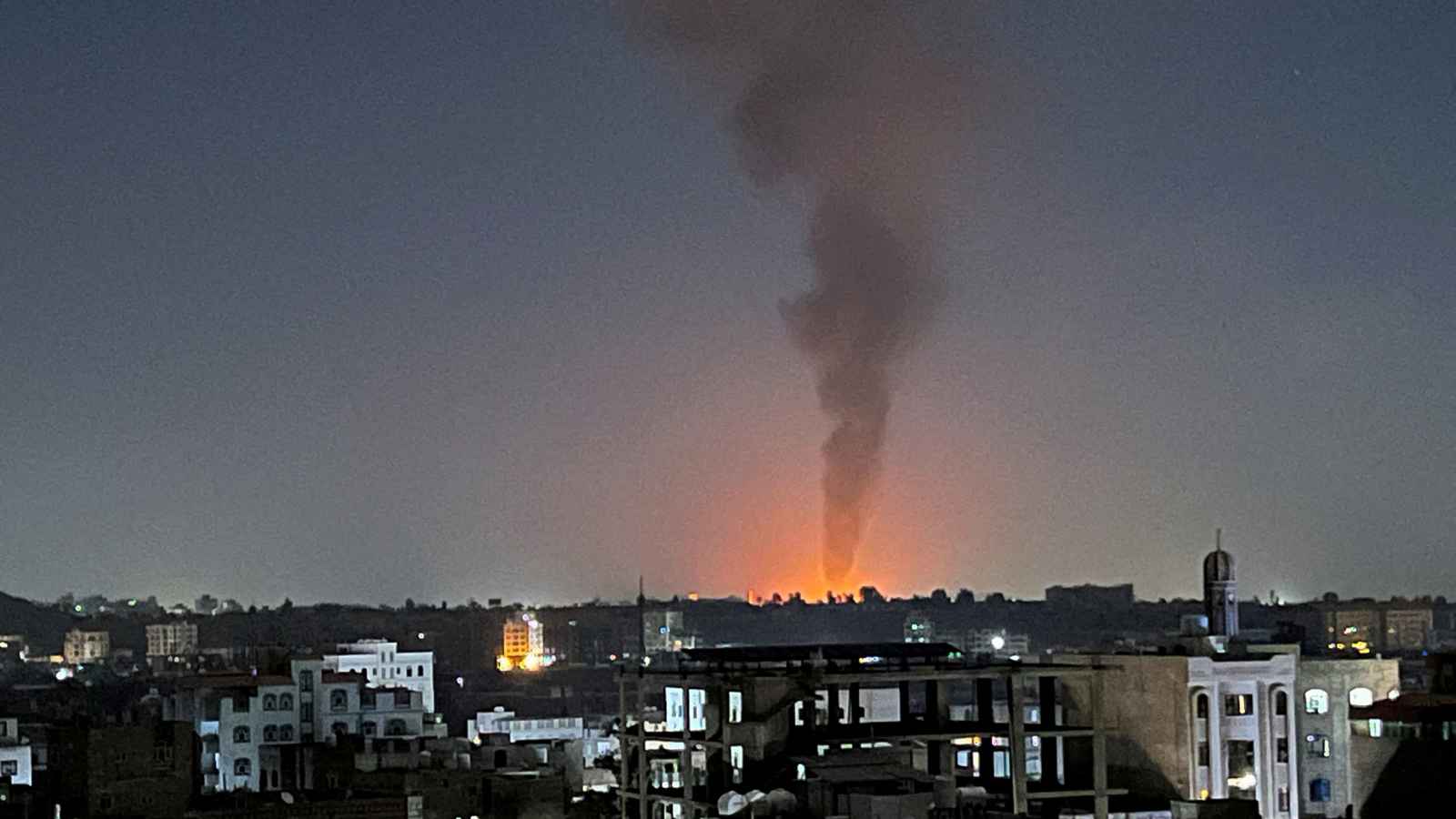 الجيش الإسرائيلي يهاجم ميناء الصليف في اليمن (فيديو)