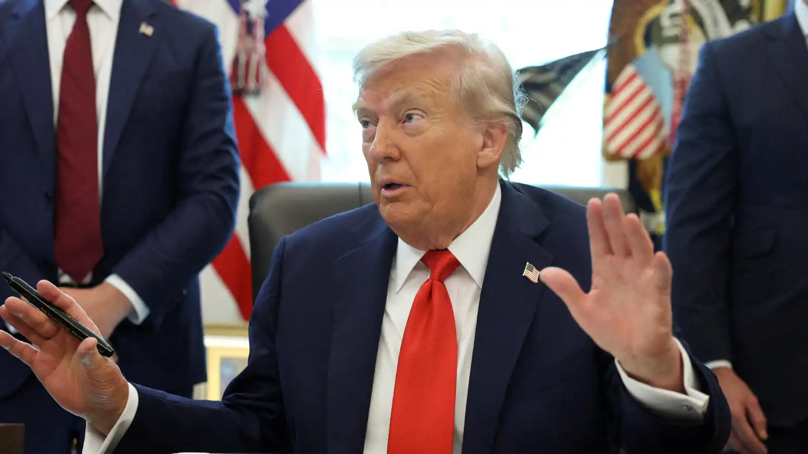 هل يخسر ترامب رهانه على القضاة الجمهوريين لـ"شرعنة" رسومه الجمركية؟