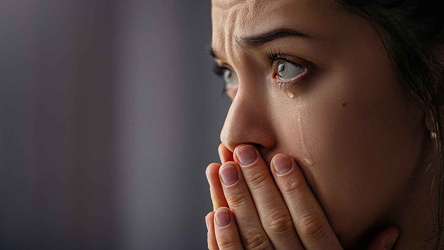 بعد عام على مصرعه بحادث.. وفاة أم حزنًا على طفلها