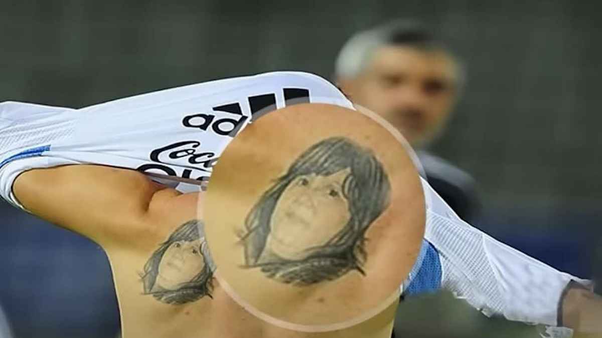 وشم على ظهر "ليونيل ميسي" يثير الجدل حول فنانة مصرية (صورة)