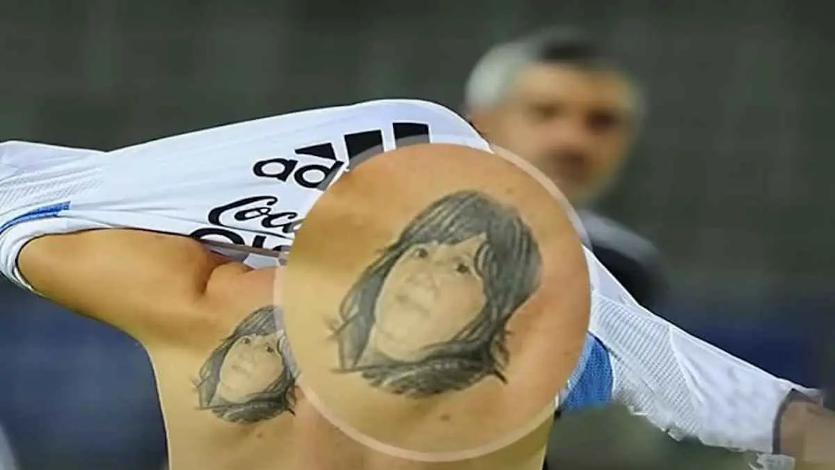 وشم على ظهر "ليونيل ميسي" يثير الجدل حول فنانة مصرية (صورة)