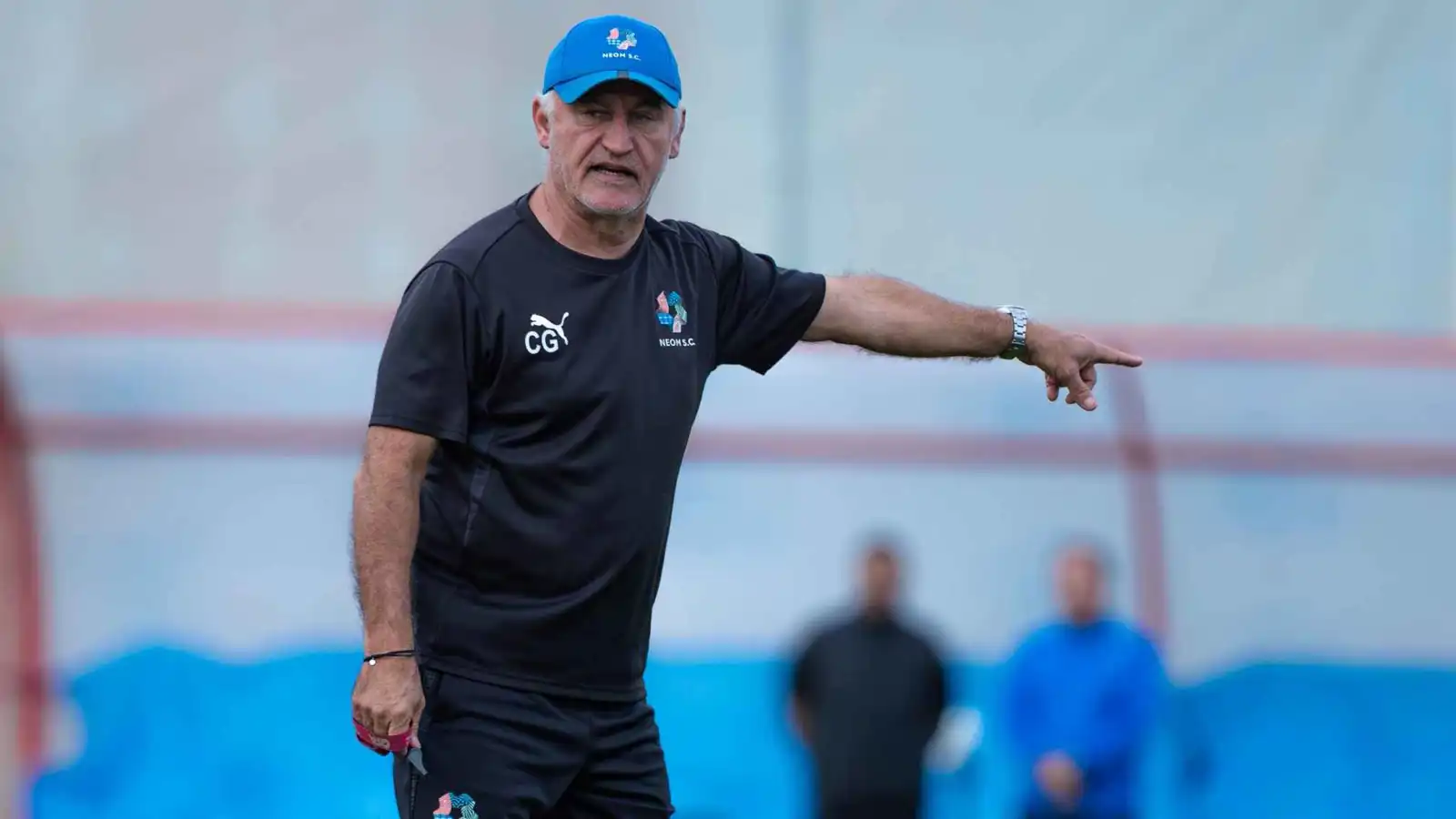 مدرب نيوم السعودي يكشف عن رغبته في تدريب عملاق الدوري الفرنسي