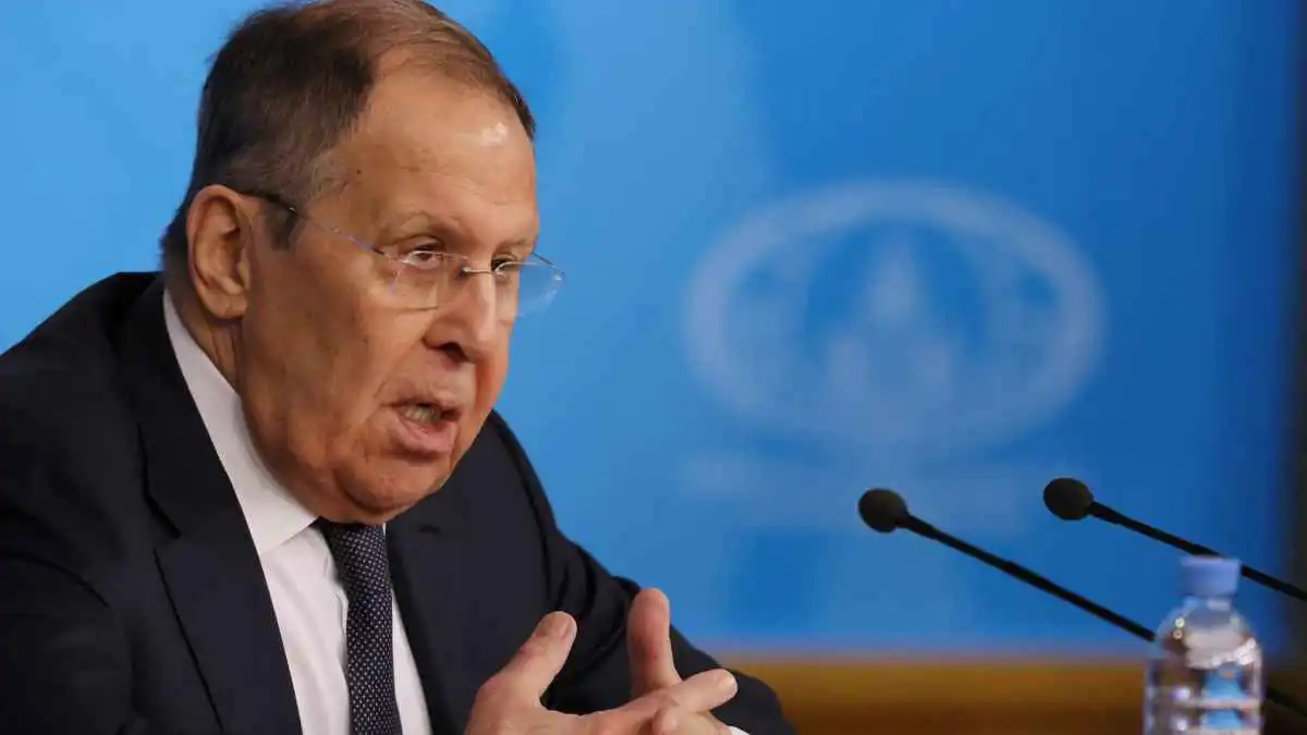 لافروف يتهم إدارة ترامب بالمماطلة في رفع العقوبات عن روسيا