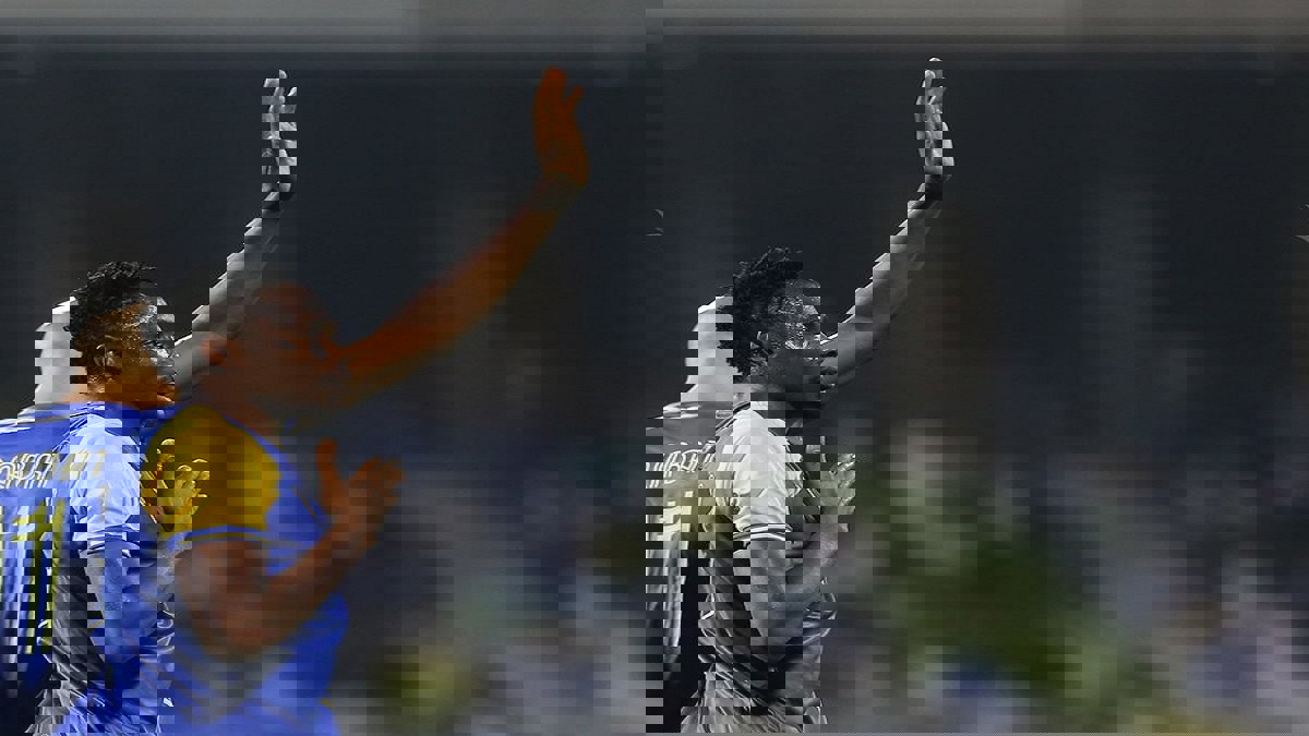 جماهير نادي النصر السعودي لأحمد موسى.. اللعب برجولة أو الرحيل (صور)