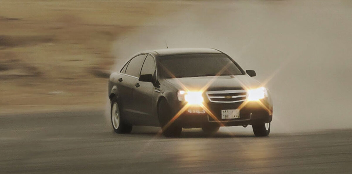 خلال ساعات.. الأمن السعودي يُطيح بشاب مارس "التفحيط" داخل محطة وقود