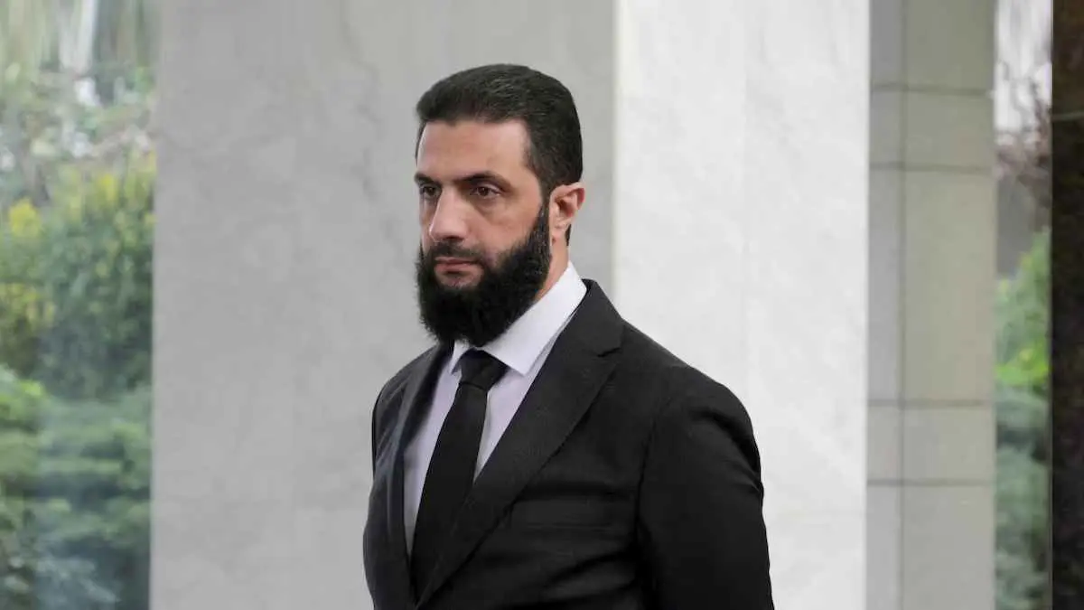 ما هي "السلطة الوحيدة" التي منحها الإعلان الدستوري للشرع؟