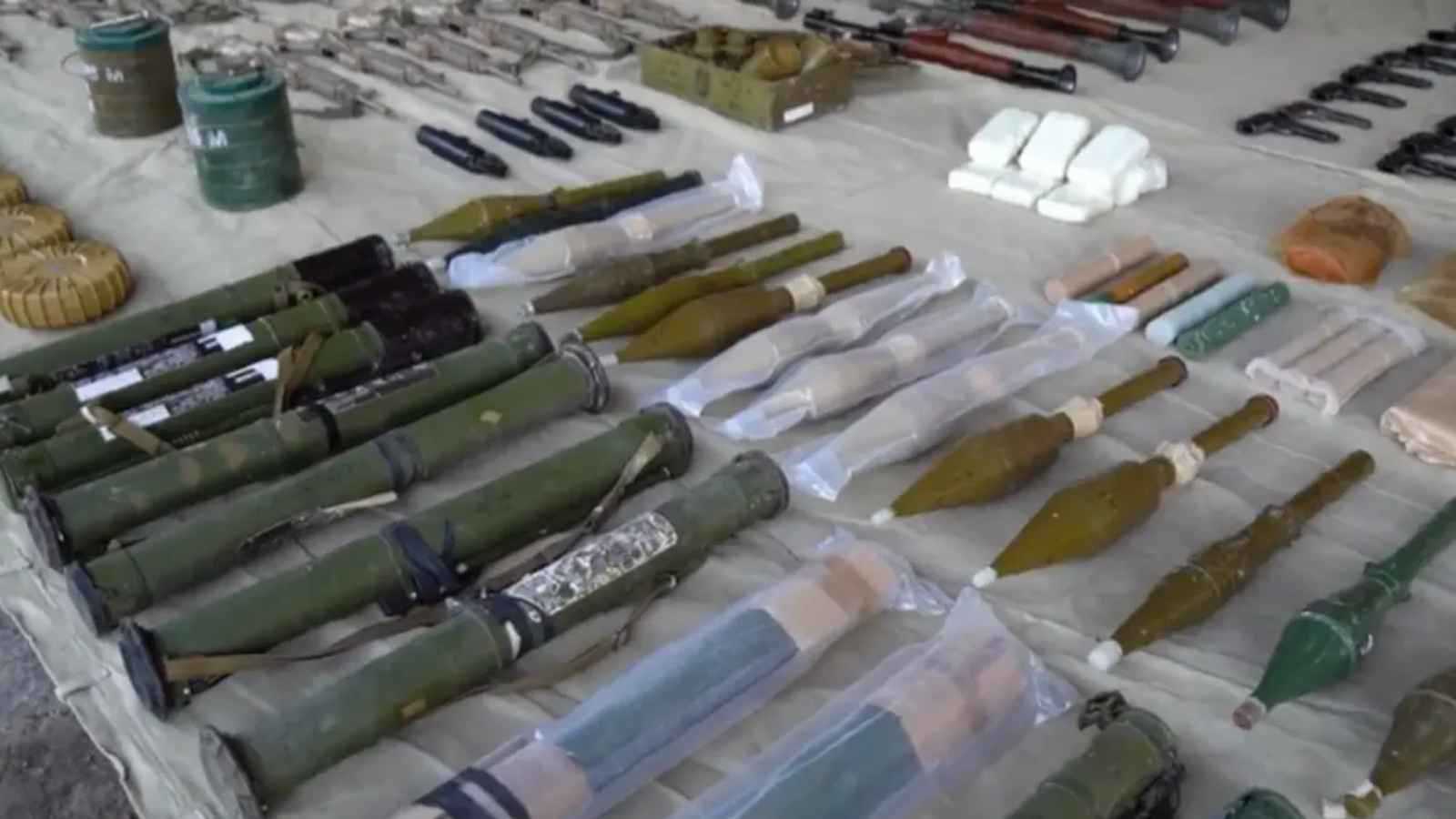 استهدفت شخصيات عامة.. إسرائيل تحبط عملية تهريب أسلحة إيرانية إلى الضفة الغربية