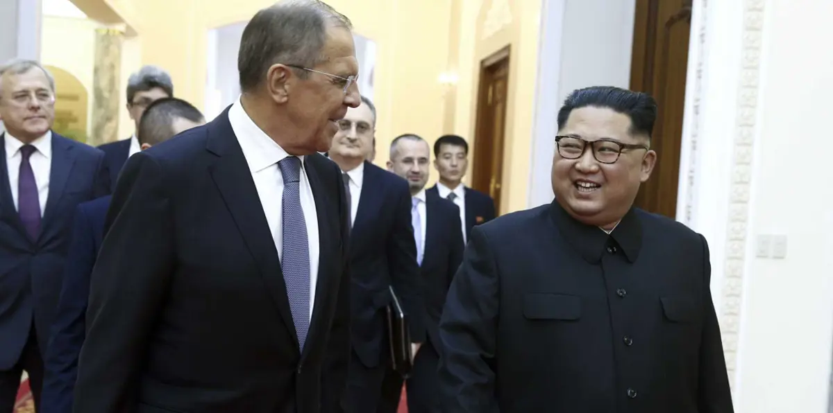 كيم يشتكي إلى لافروف من "الهيمنة الأمريكية" قبيل لقائه ترامب