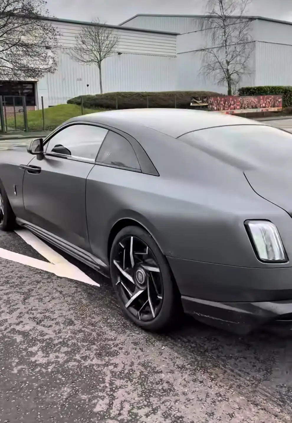 سيارة محمد صلاح نجم ليفربول