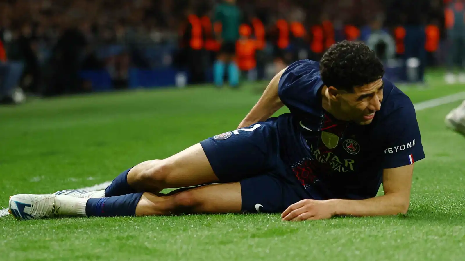 أول تعليق من باريس سان جيرمان حول إصابة أشرف حكيمي