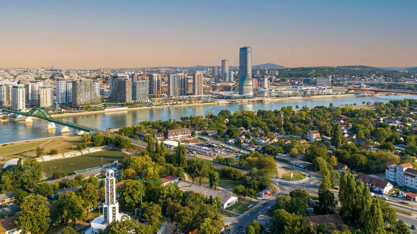 صربيا.. هدم معالم بلغراد يشعل غضبا ضد الحكومة