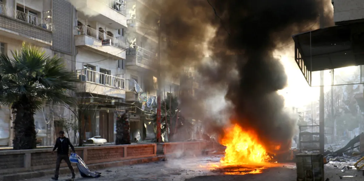 مقاتلو المعارضة السورية المدعومون من تركيا يشتبكون مع قوات الحكومة جنوب الباب