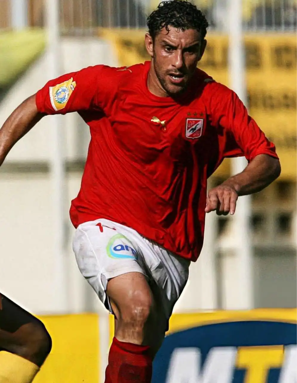 أنيس بوجلبان نجم الأهلي الأسبق