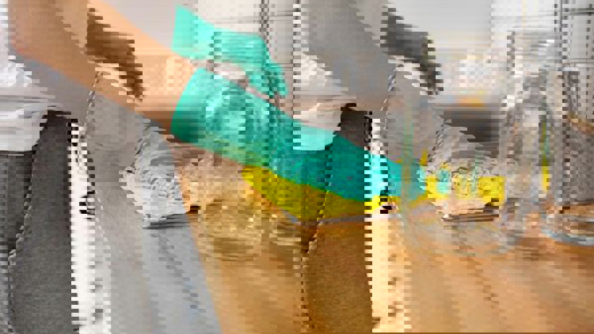 دراسة: فيروس كورونا المستجد قد يعيش على بعض الأسطح لأيام‎