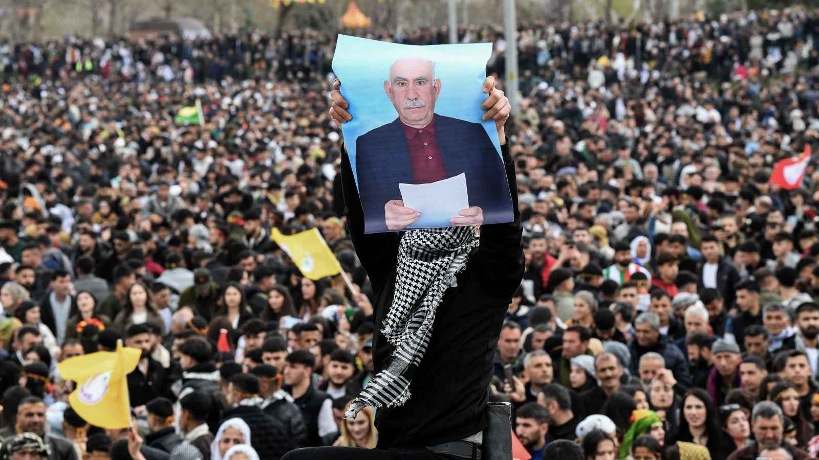 من الجبل إلى طاولة التفاوض.. أسباب تحوّل موقف الـ"بي كي كي" في تركيا