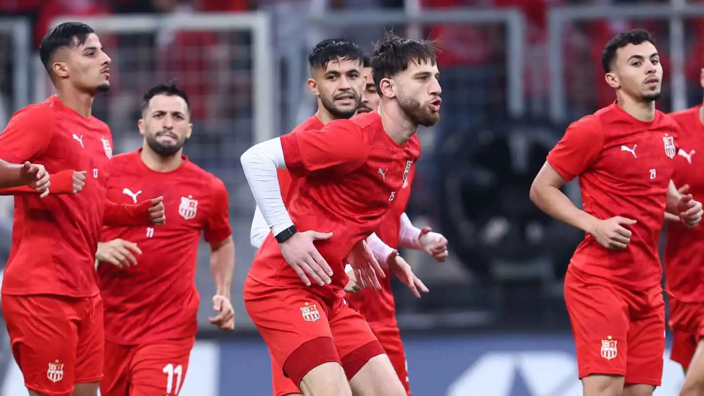 إلغاء هدف.. قرار تحكيمي مثير في مباراة شباب بلوزداد والزمالك (فيديو وصور)