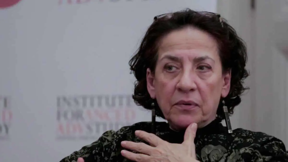 فوز رواية "بريد الليل" للبنانية هدى بركات بالبوكر العربي