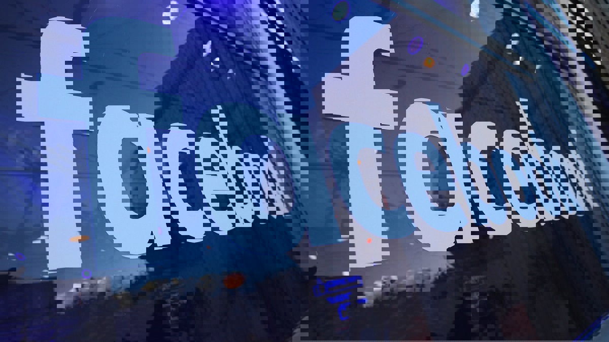 في ذروة الأزمة.. مسؤول كبير يغادر "فيسبوك"