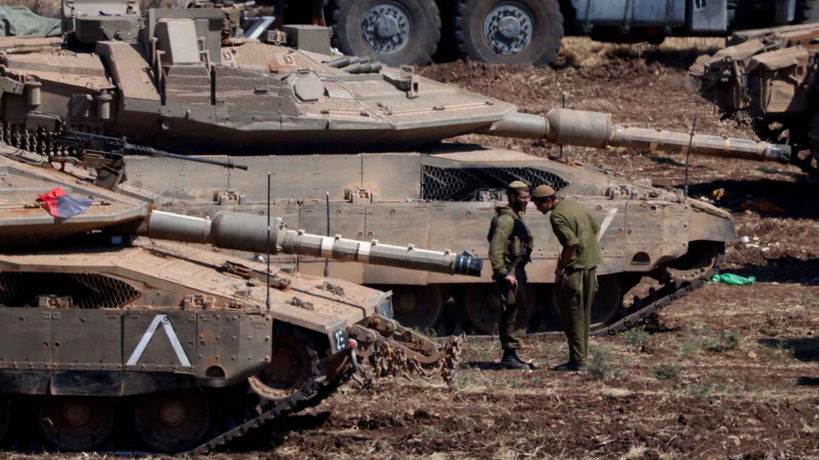 "أعنف" المعارك تدور في جنوب لبنان.. وحظر التجول على السكان