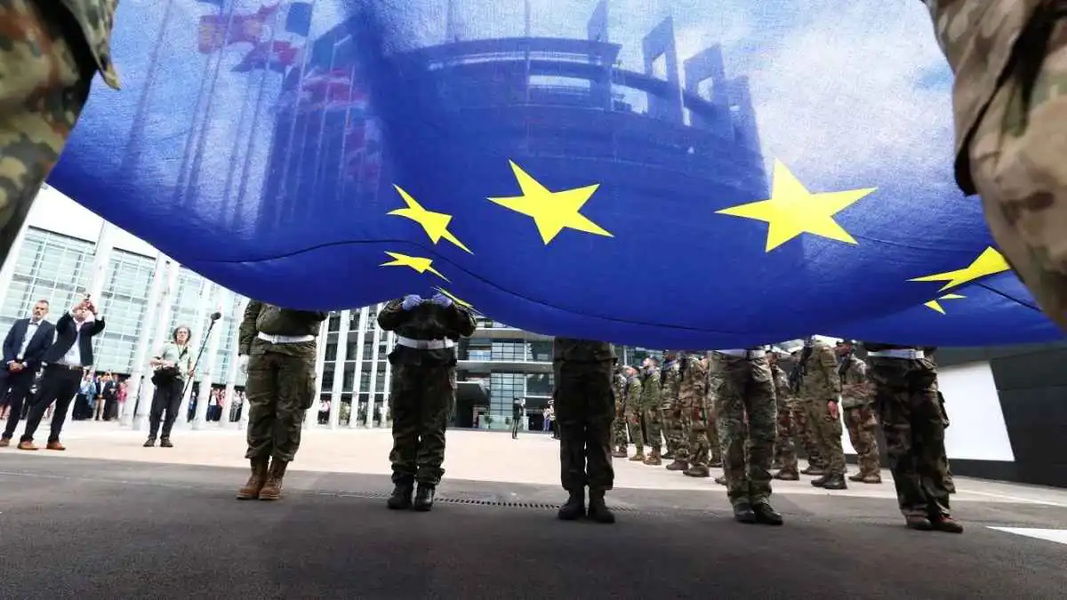 مفارقة الأطلسي.. إعادة تسلّح أوروبا ليست تمرداً على واشنطن بل خوفاً منها