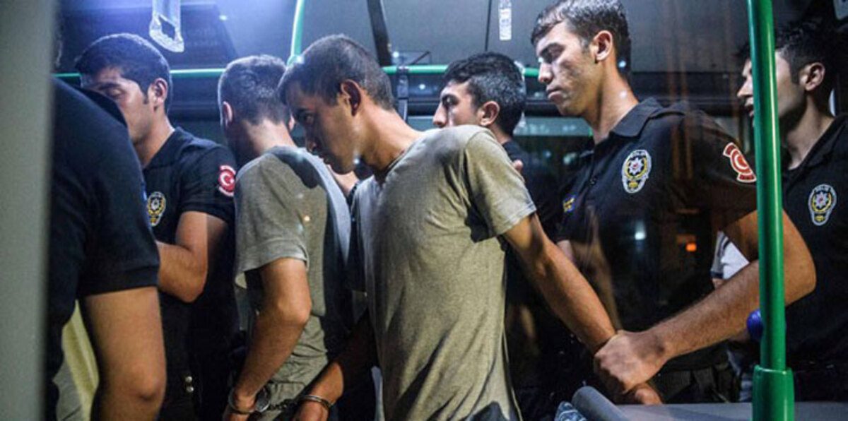 اكتظاظ السجون بالانقلابيين يدفع تركيا للإفراج عن سجناء الحق العام