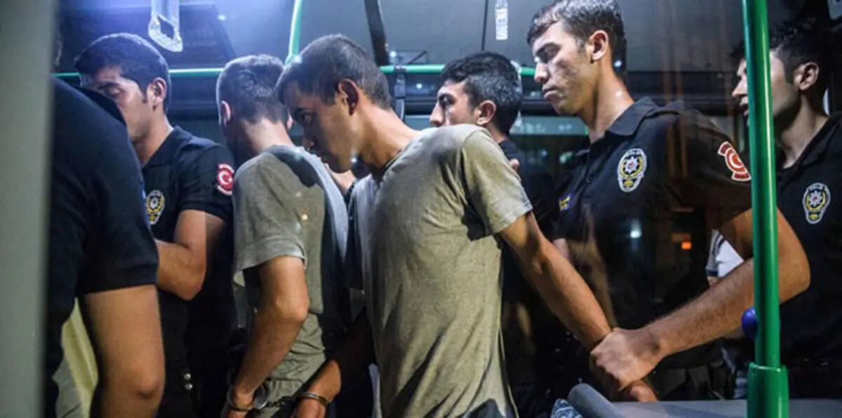 اكتظاظ السجون بالانقلابيين يدفع تركيا للإفراج عن سجناء الحق العام