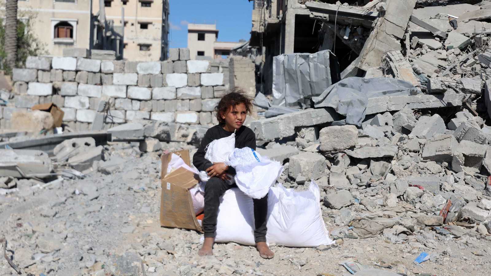 لأول مرة منذ عقود.. ارتفاع متوقع في وفيات الأطفال بسبب تقليص التمويل