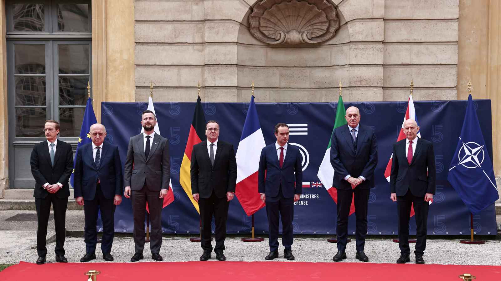 أوروبا تتحرك.. اجتماعات عسكرية حاسمة في غياب واشنطن