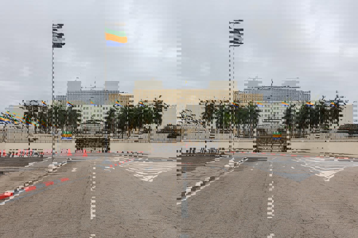 النظام العسكري الحاكم في الغابون يعلن موعد الانتخابات