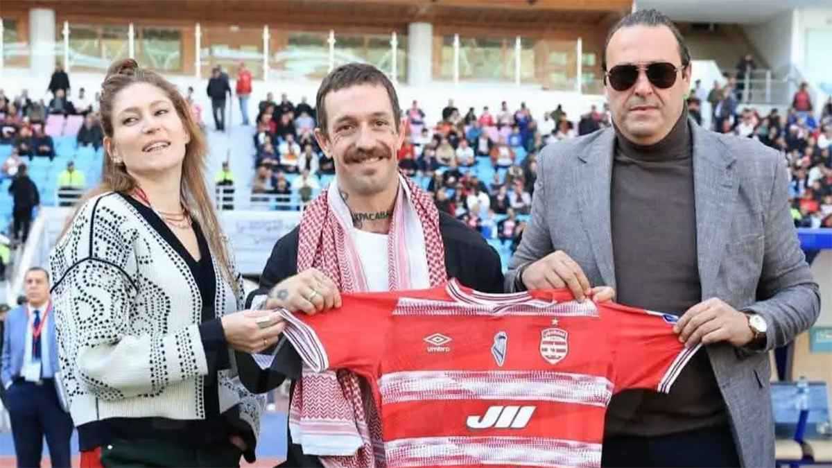 تصريحات المستشهر الأمريكي تفجّر جدلاً بين جمهوري الإفريقي والترجي