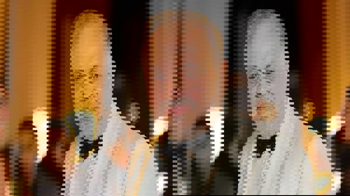 بعد شن نقابة الممثلين المصريين هجومًا على ورش التمثيل.. أشرف زكي يوضح