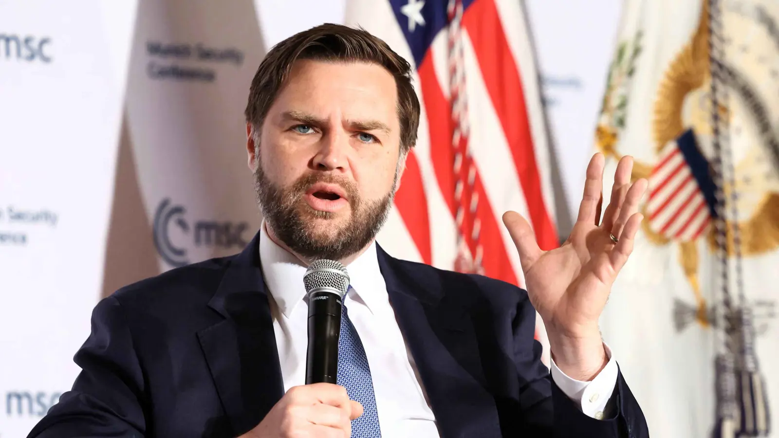 "الردع الحسابي".. كيف غيرت إدارة ترامب العقيدة العسكرية الأمريكية؟