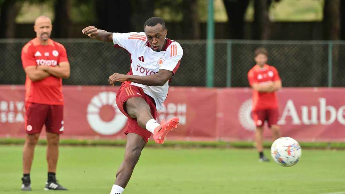 سر مكالمة دي روسي ومدافع الهلال حول سعود عبد الحميد