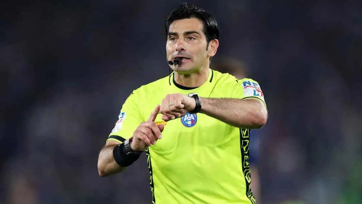 عقاب صارم لحكم إيطالي هدد لاعبًا كويتيًا بالقتل