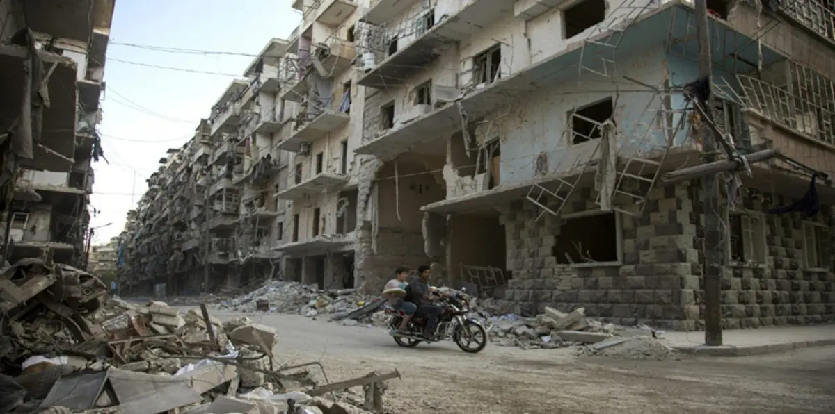 محافظا الرقة وإدلب يترقبان العودة من "منفاهما" في حماة