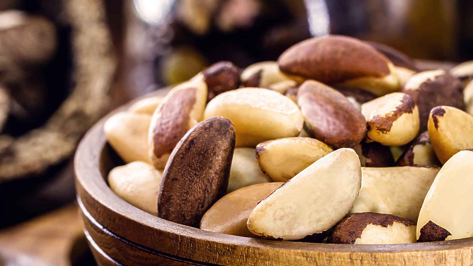 معدن بالجوز البرازيلي يساعد في انتشار سرطان الثدي