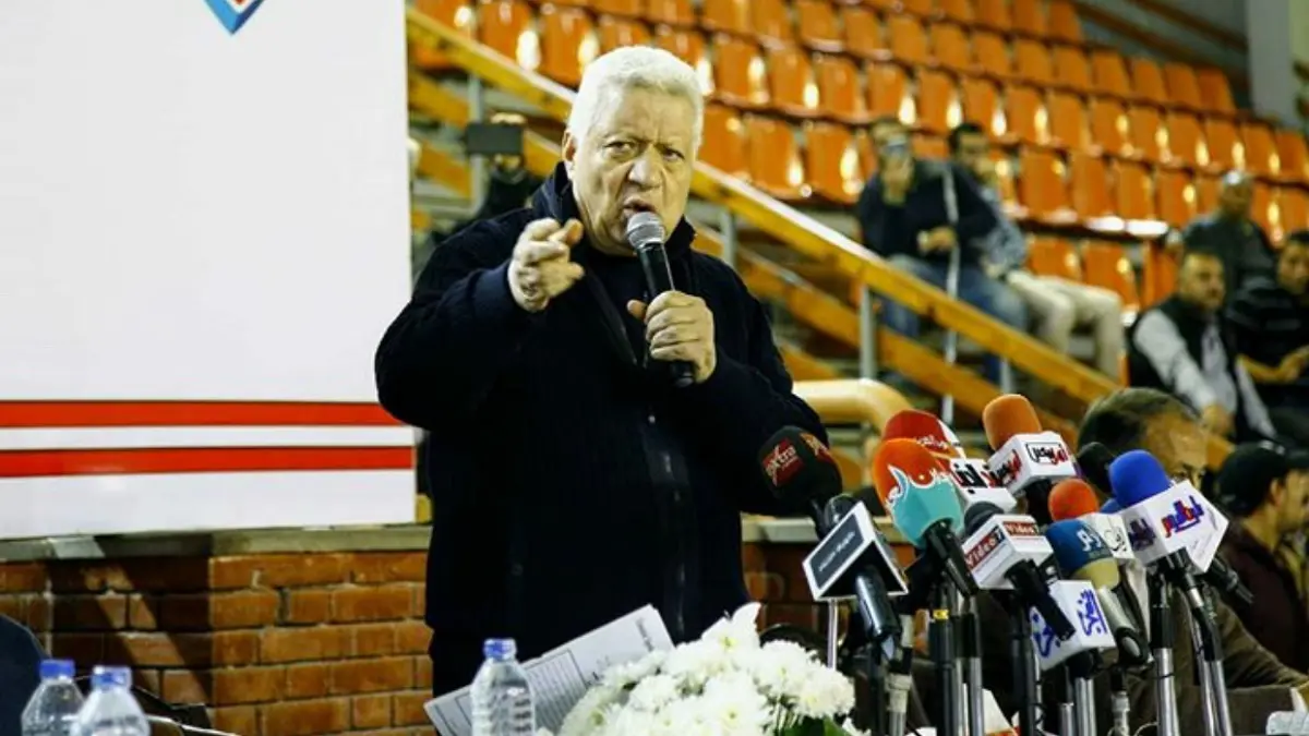 مرتضى منصور يسخر من سيد عبدالحفيظ ويعلق على مباراة الزمالك ونهضة بركان (فيديو)