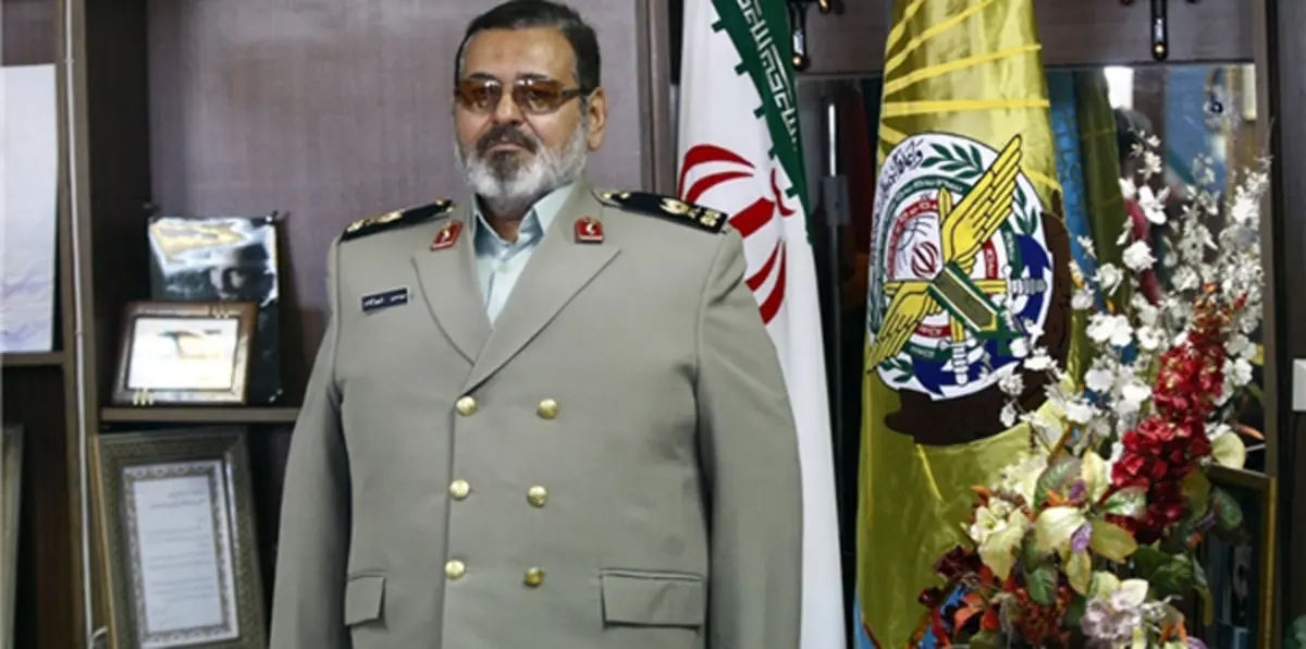 لماذا عزلت إيران الطبيب البيطري الذي قاد قواتها المسلحة 27 عامًا؟