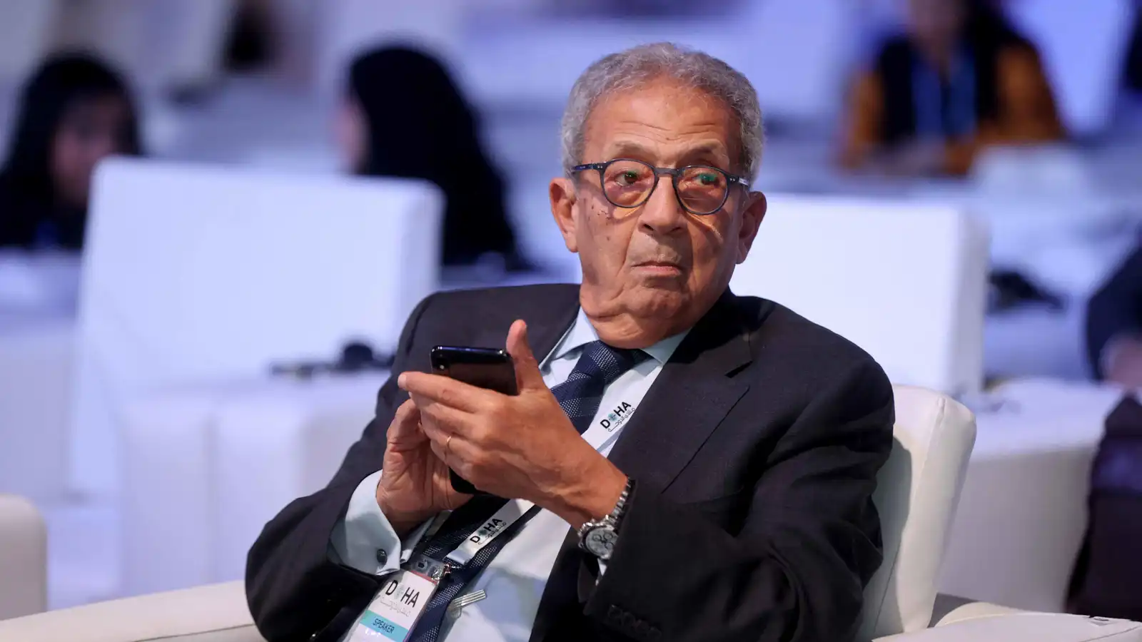 "تجاهل التهديد الإيراني".. منشور لعمرو موسى يُثير عاصفة من الجدل