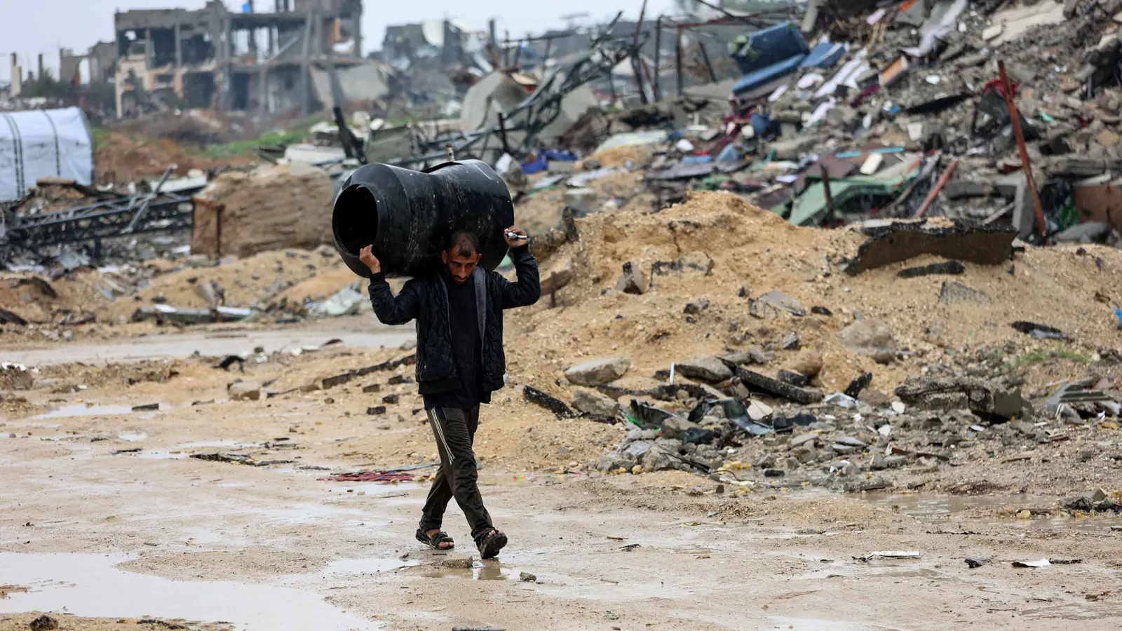 ساعات حاسمة.. غزة تترقب وترامب ينتظر لفتة من حماس