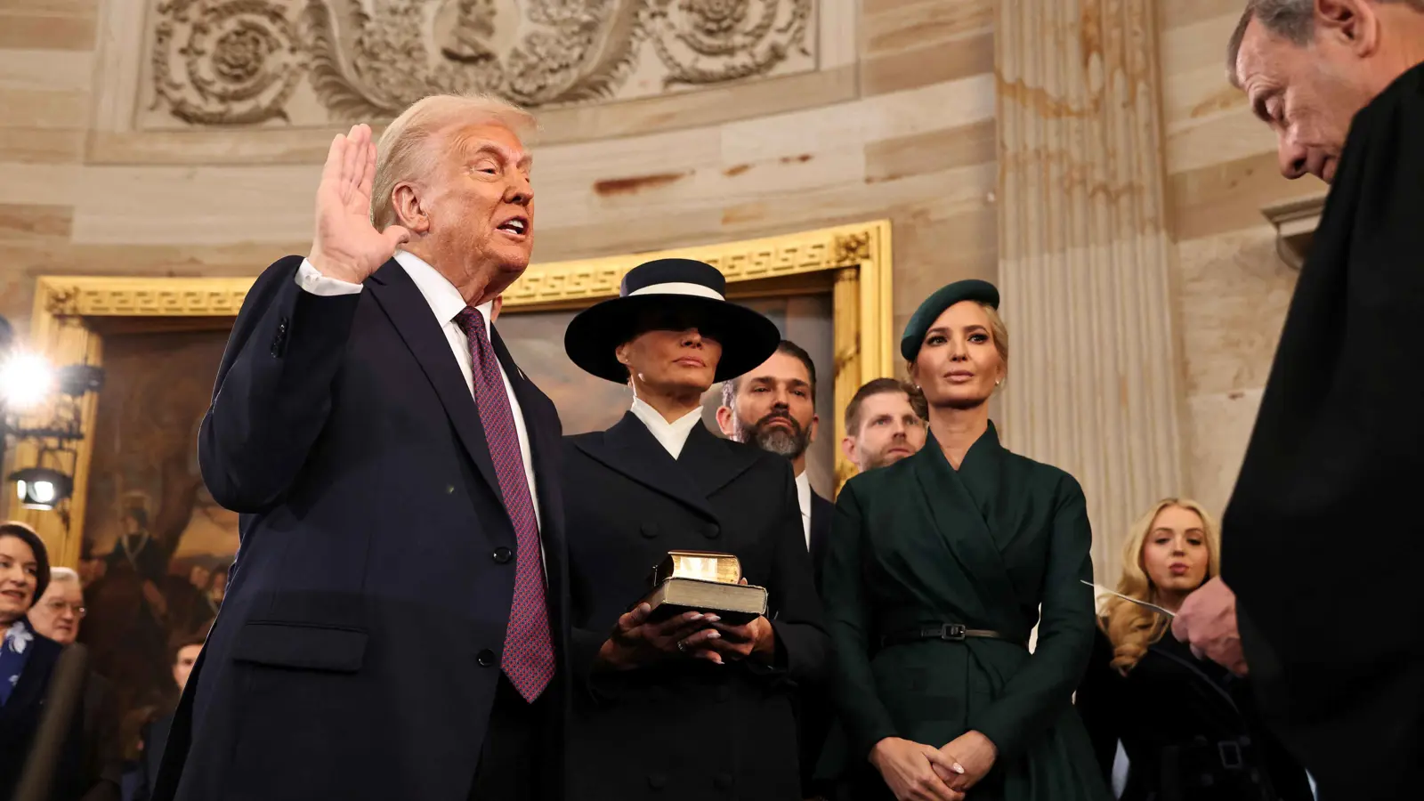 ترامب ينصّب رئيساً للولايات المتحدة (فيديو)