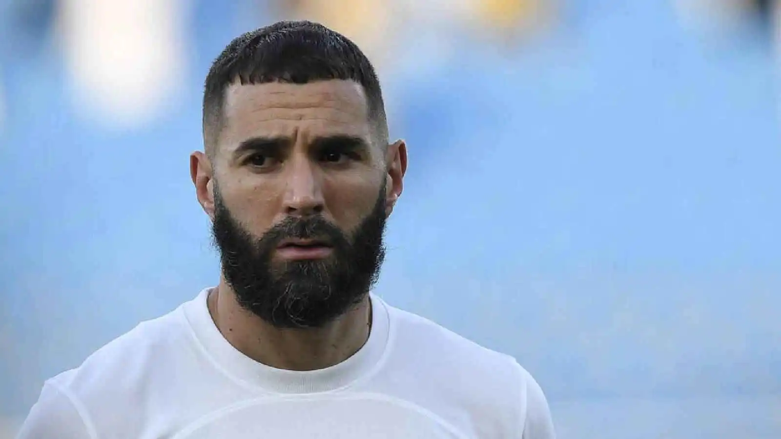 كم ربح الاتحاد السعودي من رحيل كريم بنزيما إلى الهلال؟