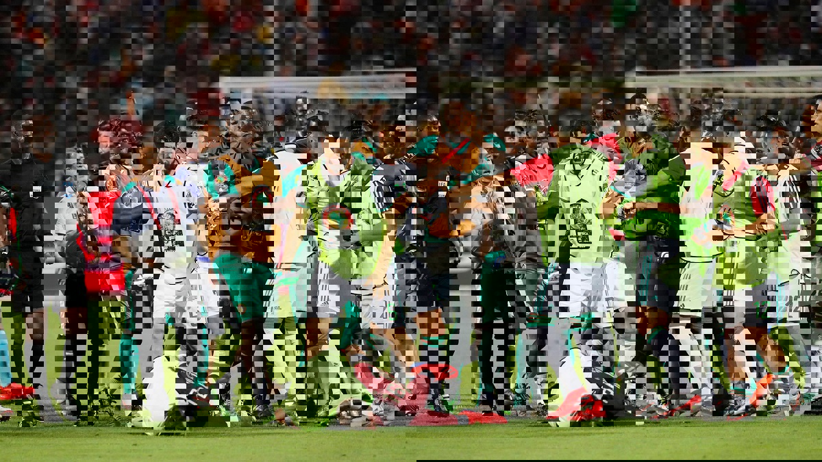 مباراة الجزائر والسنغال.. اشتباكات بين لاعبي الفريقين عقب نهاية الشوط الأول (فيديو)